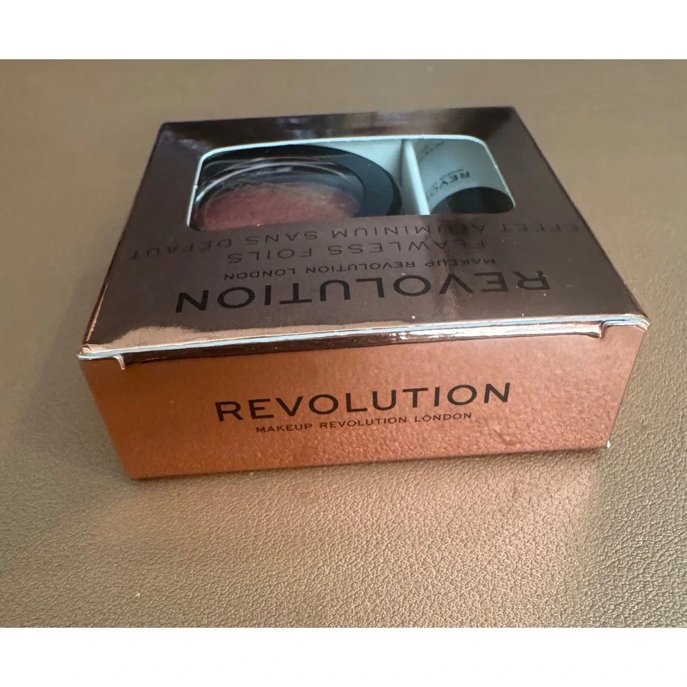 Makeup Revolution Flawless Foils Rose Gold Eyeshadow and Primer Set